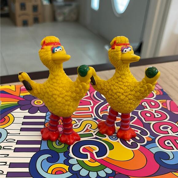 Tara Toy Sesame Street Big Bird Pvc Figure - Tennis Racket Broken (Pre-owned) #1 - Picture 3 of 7